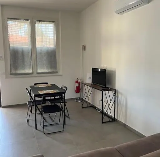 Διαμέρισμα Mini Loft Rina - Stazione Migliarina Λα Σπέτσια